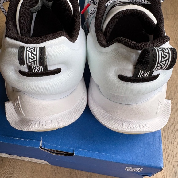 Men’s Nike Giannis Immortality size 12 white/clear/black - Picture 3 of 7